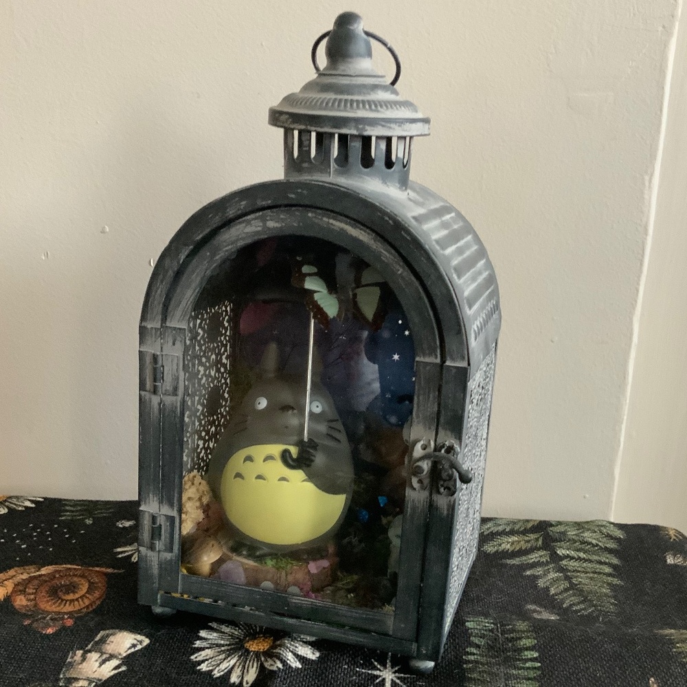 Totoro and butterfly lantern